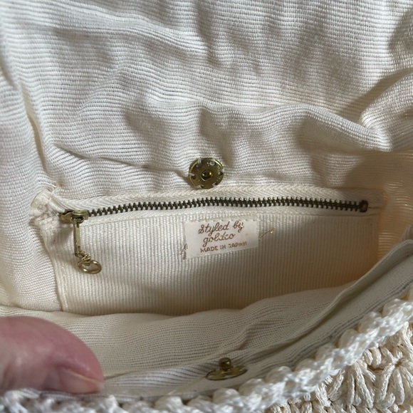 Vintage Goldco Crochet Cream Handbag - Picture 5 of 9